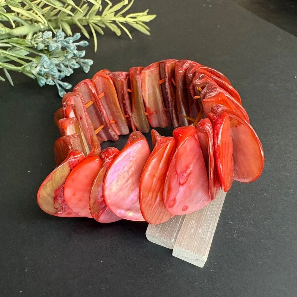 Red‎ Shell Stretch Bracelet | Chunky Disc | Boho Statement | Elastic Beachy Boho